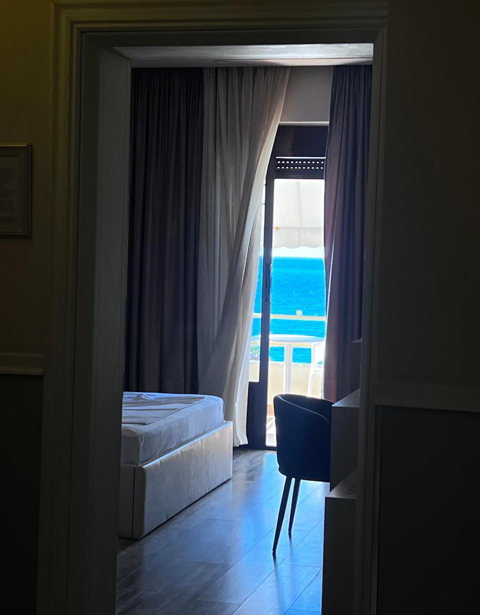 ホテル ルンゴマーレ Vlorë エクステリア 写真