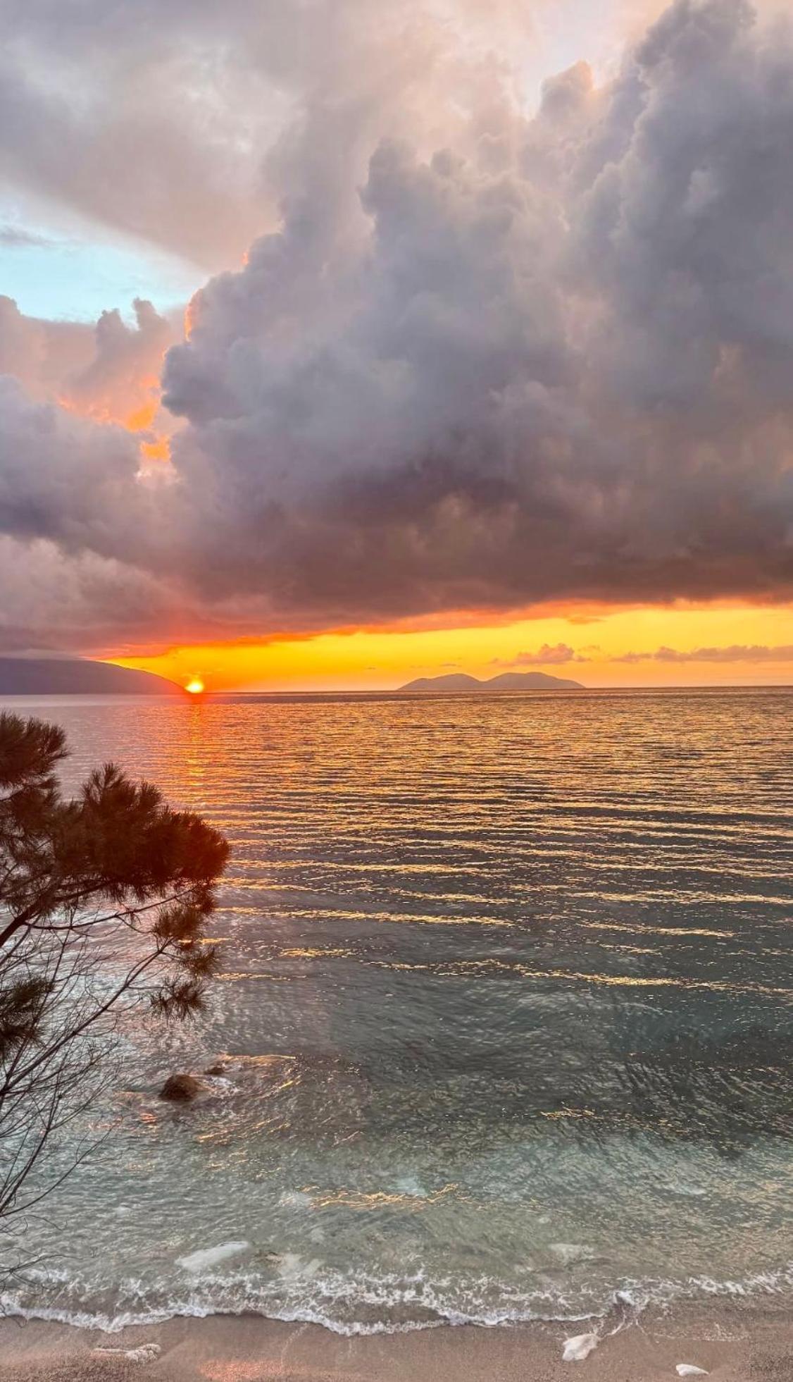 ホテル ルンゴマーレ Vlorë エクステリア 写真